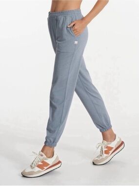 Vuori Women's Boyfriend Joggers - Flint Heather Size Small